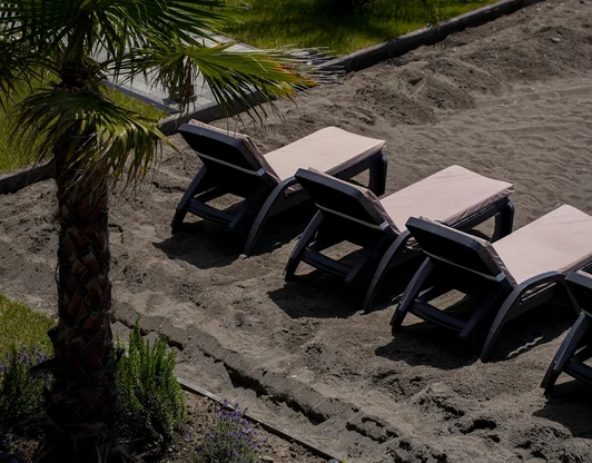 Частный песчаный пляж